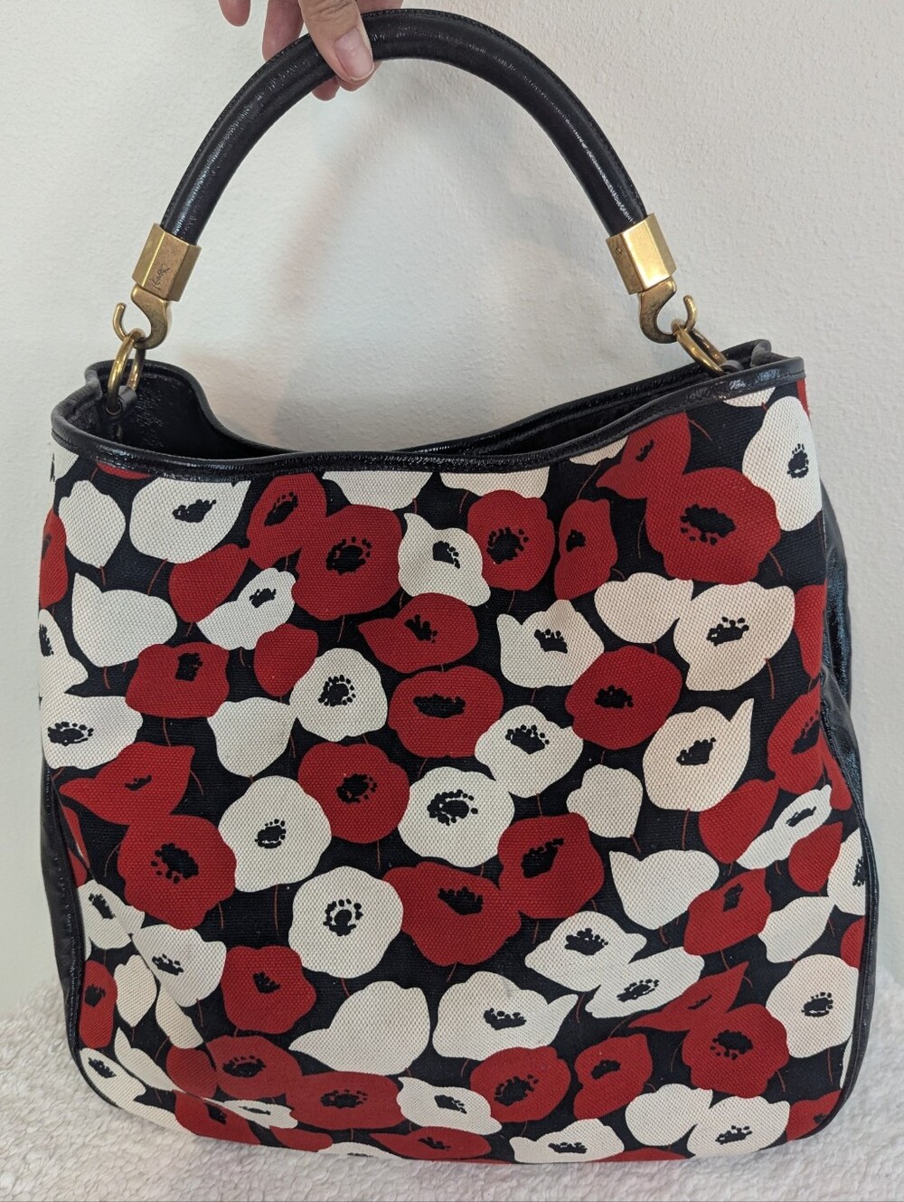 Yves Saint Laurent Poppy Roady Hobo Bag